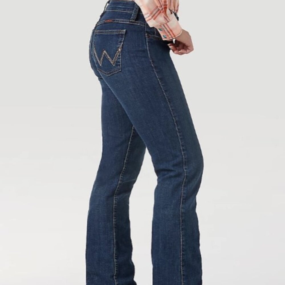 Wrangler Q-BABY Ultimate Riding Denim Bootcut Jean Size 1/2 32